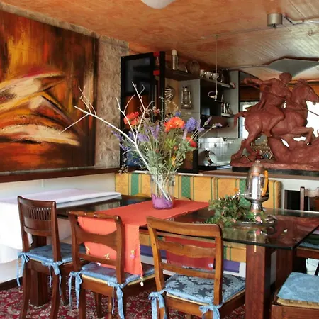 La Quercia - La Maison Des Arts Bed and breakfast Vezzano sul Crostolo